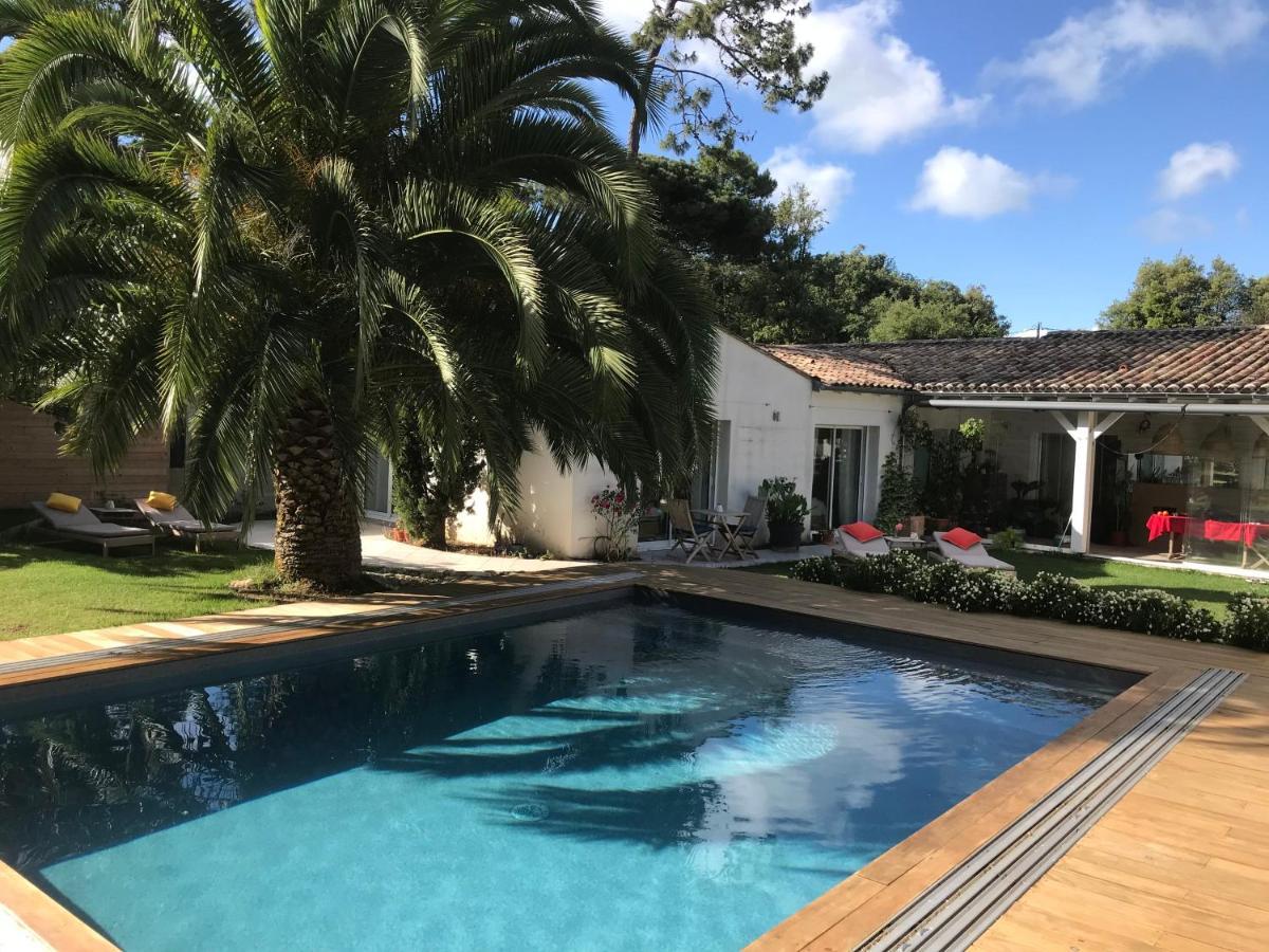 LA MAISON DE LA DUNE - Jacuzzi 1ère séance offerte - Piscine chauffée avec Abri Amovible - Plage située à 200m, accès direct par le bois - Borne VE La Couarde-sur-Mer Exterior foto