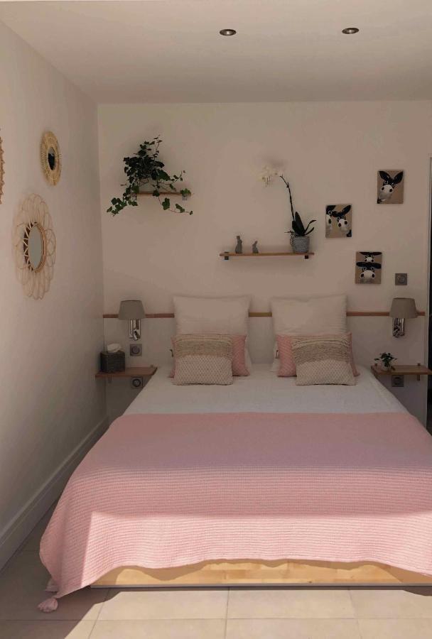 LA MAISON DE LA DUNE - Jacuzzi 1ère séance offerte - Piscine chauffée avec Abri Amovible - Plage située à 200m, accès direct par le bois - Borne VE La Couarde-sur-Mer Exterior foto