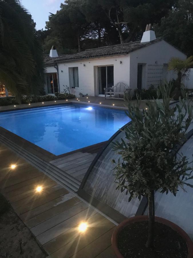 LA MAISON DE LA DUNE - Jacuzzi 1ère séance offerte - Piscine chauffée avec Abri Amovible - Plage située à 200m, accès direct par le bois - Borne VE La Couarde-sur-Mer Exterior foto